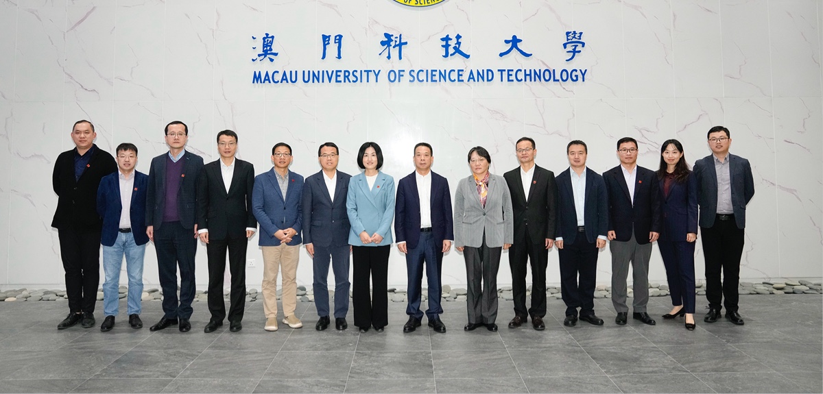 liaison office deputy director huang liuquan led delegation visited the faculty of law